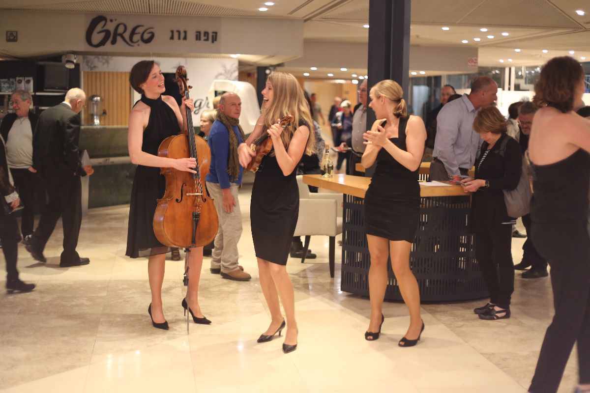 Musical Quartet "Salut Salon" Performs in Haifa