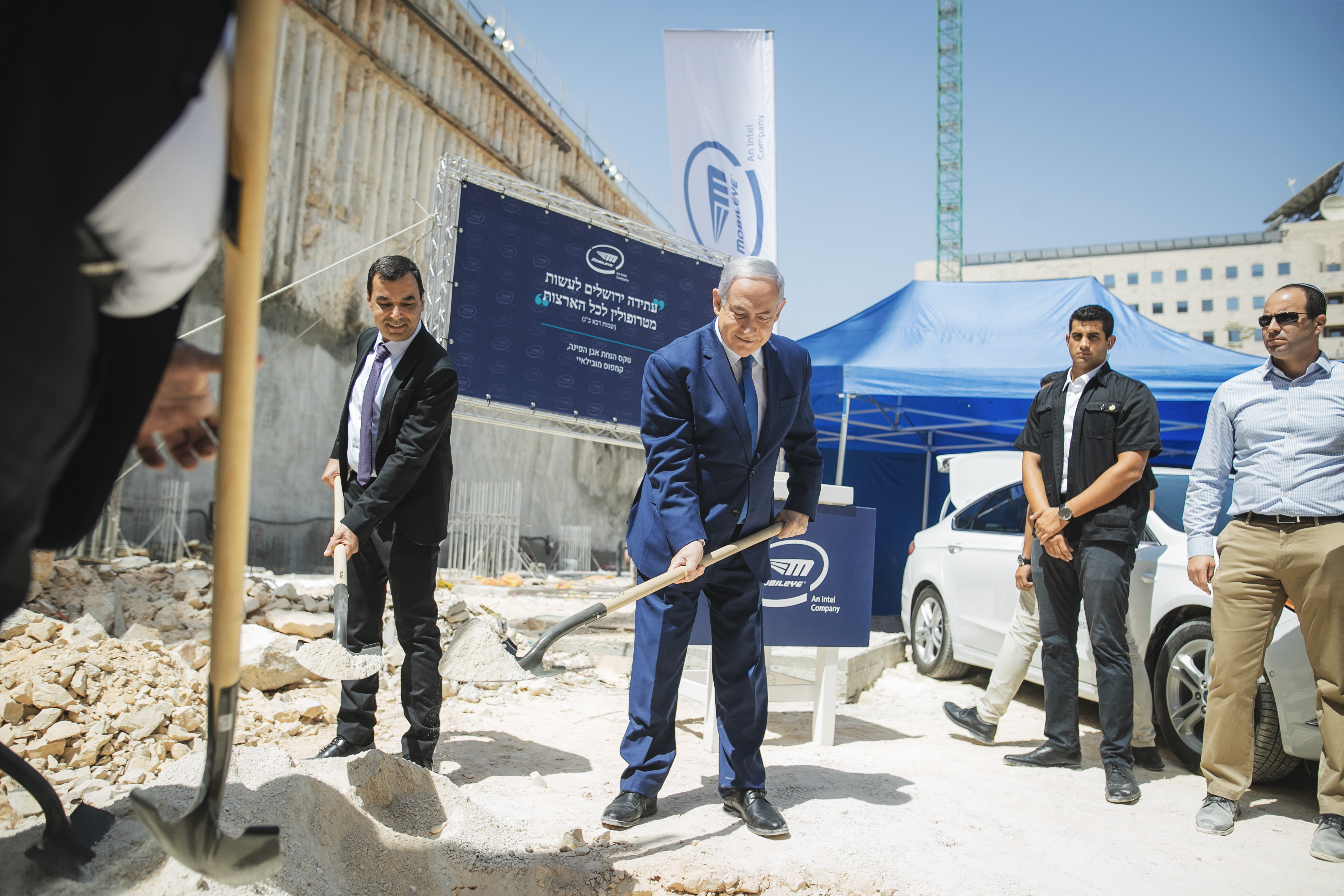 Intel Senior Vice President and Mobileye CEO Prof. Amnon Shashua (left) and Israeli Prime Minister Benjamin Netanyahu lay the cornerstone for Mobileye's new global development center in Jerusalem on Tuesday, Aug. 27, 2019. The eight-story center marks the largest investment in the history of Israel and is set to employ 2,700 people. (Credit: Victor Levi/Mobileye)