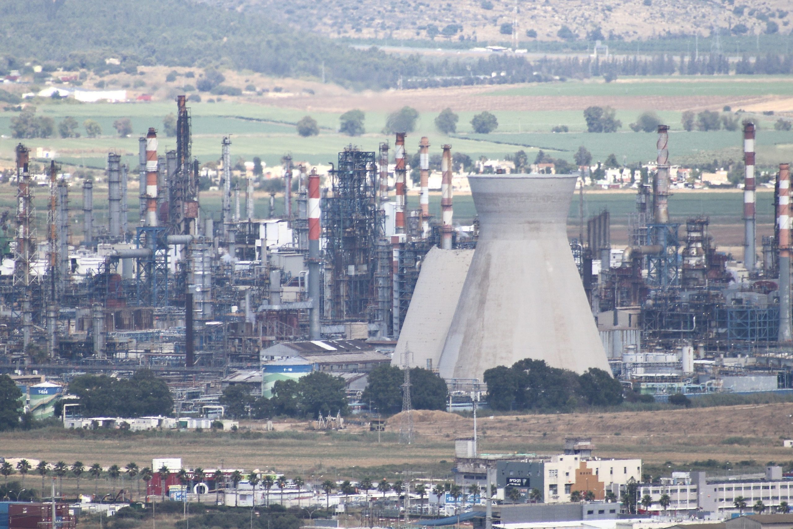Collapse of cooling tower at Haifa Refinery (Bazan Group)