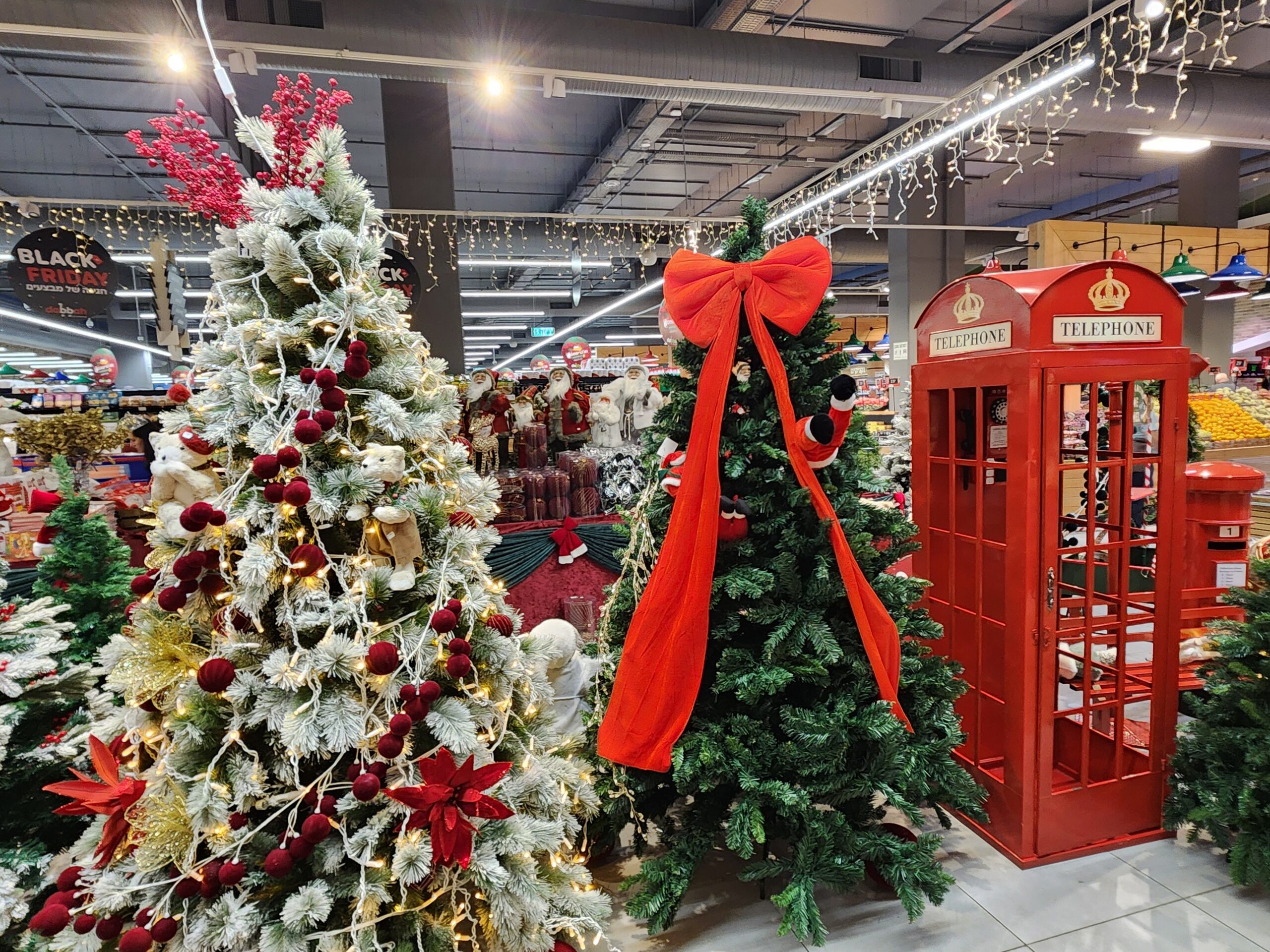 Dabbah Brings Christmas Mood to Haifa